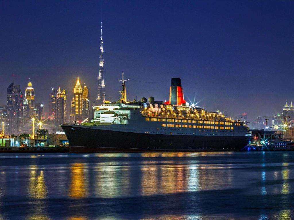 Queen Elizabeth 2