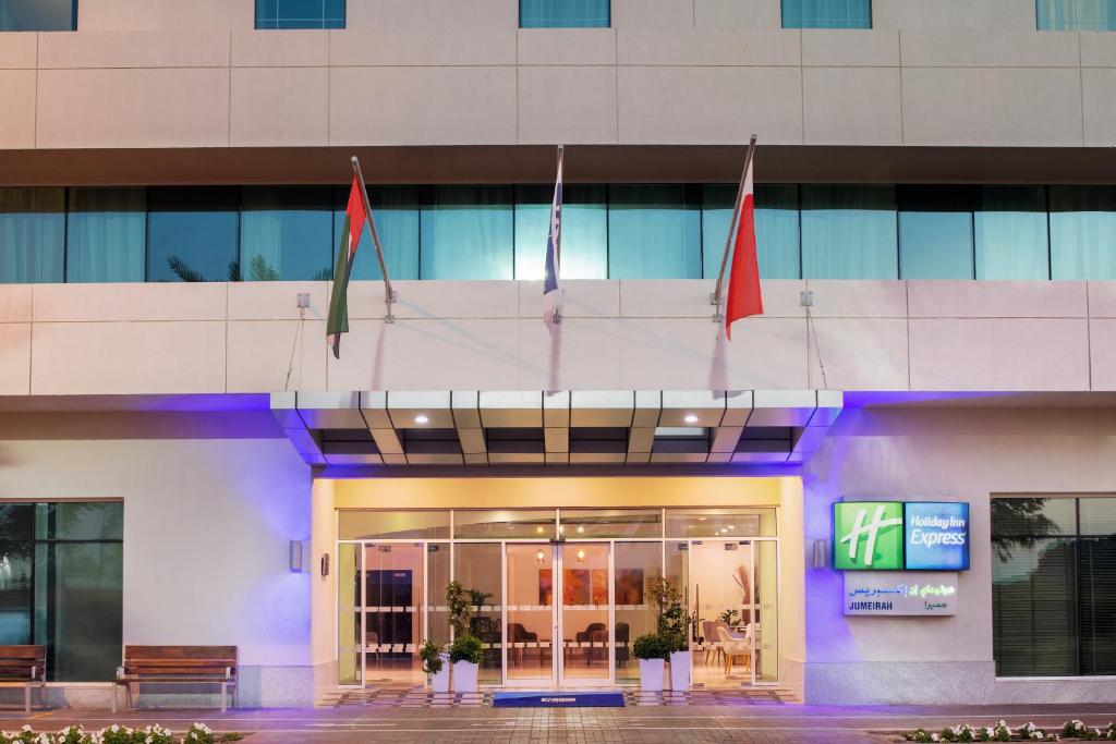Holiday Inn Express Dubai Jumeirah 3