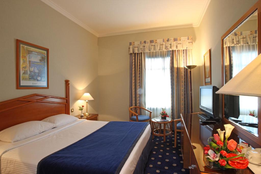 SEAVIEW HOTEL 2
