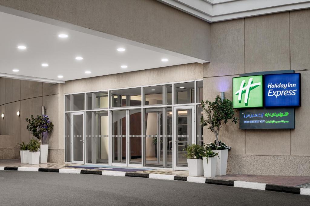 Holiday Inn Express Dubai Internet City 3