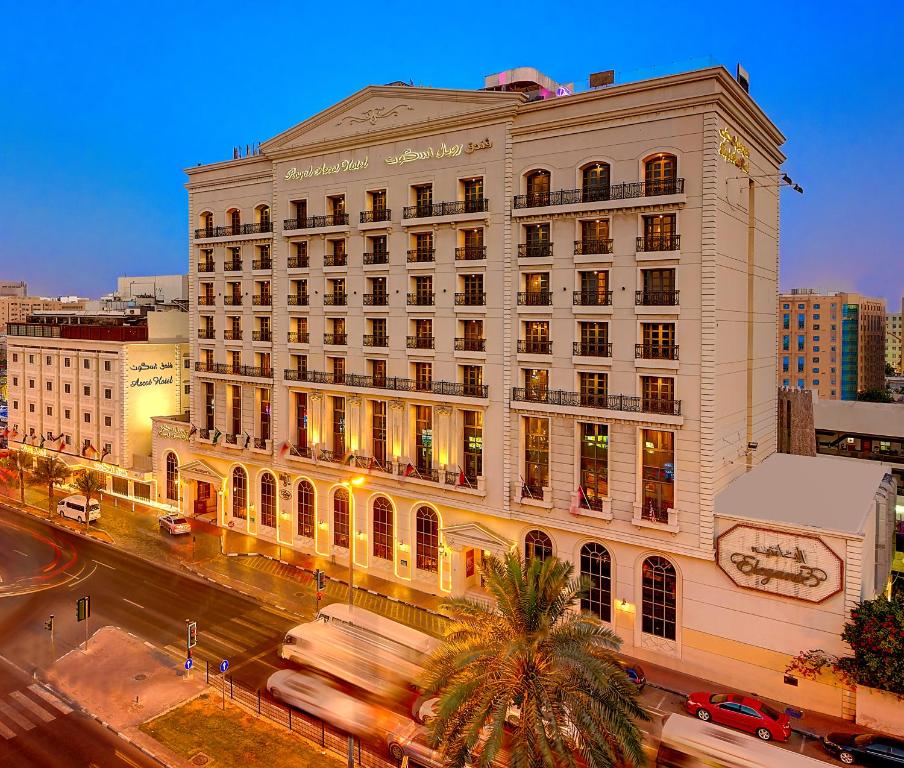 ROYAL ASCOT HOTEL