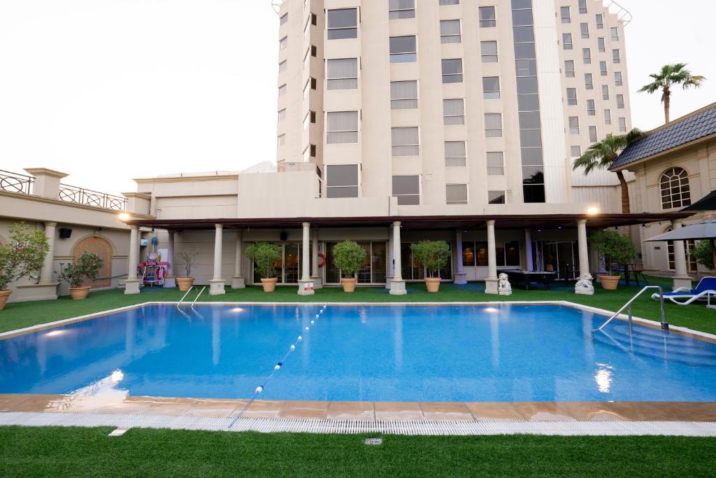 The Luxe Avenue Hotel