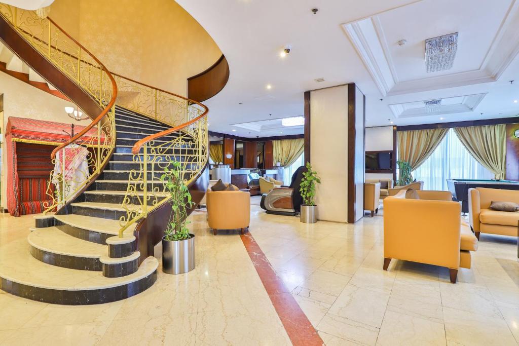 Landmark Summit Hotel 2