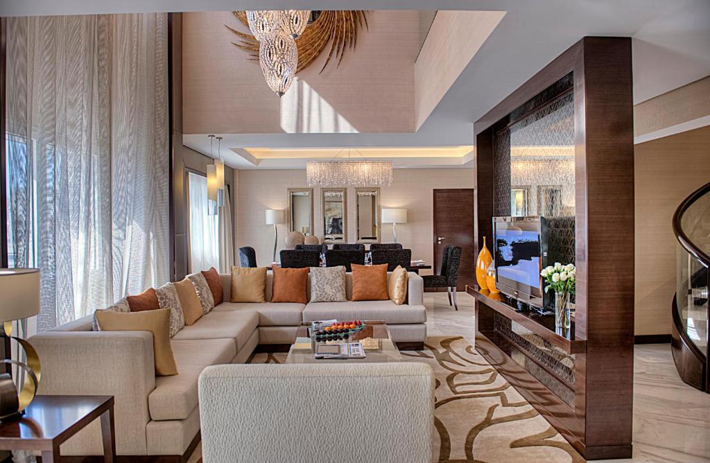 Crowne Plaza Dubai Deira 3